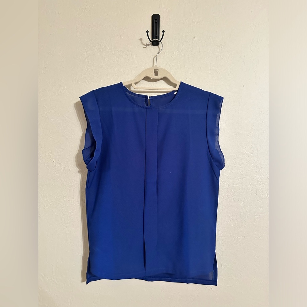 Blue pleated blouse sleeveless top
